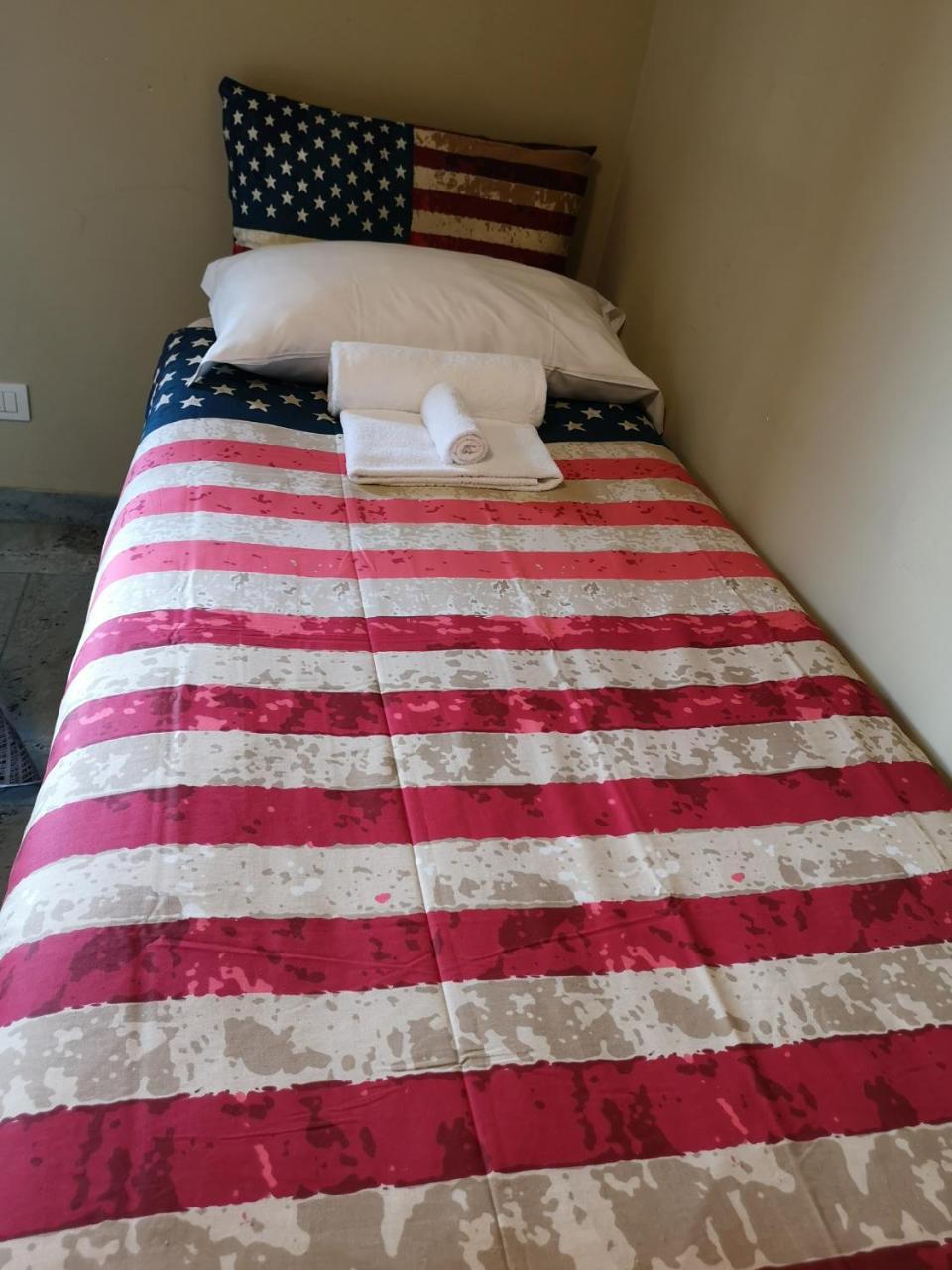 Smart Trastevere Рим Екстериор снимка