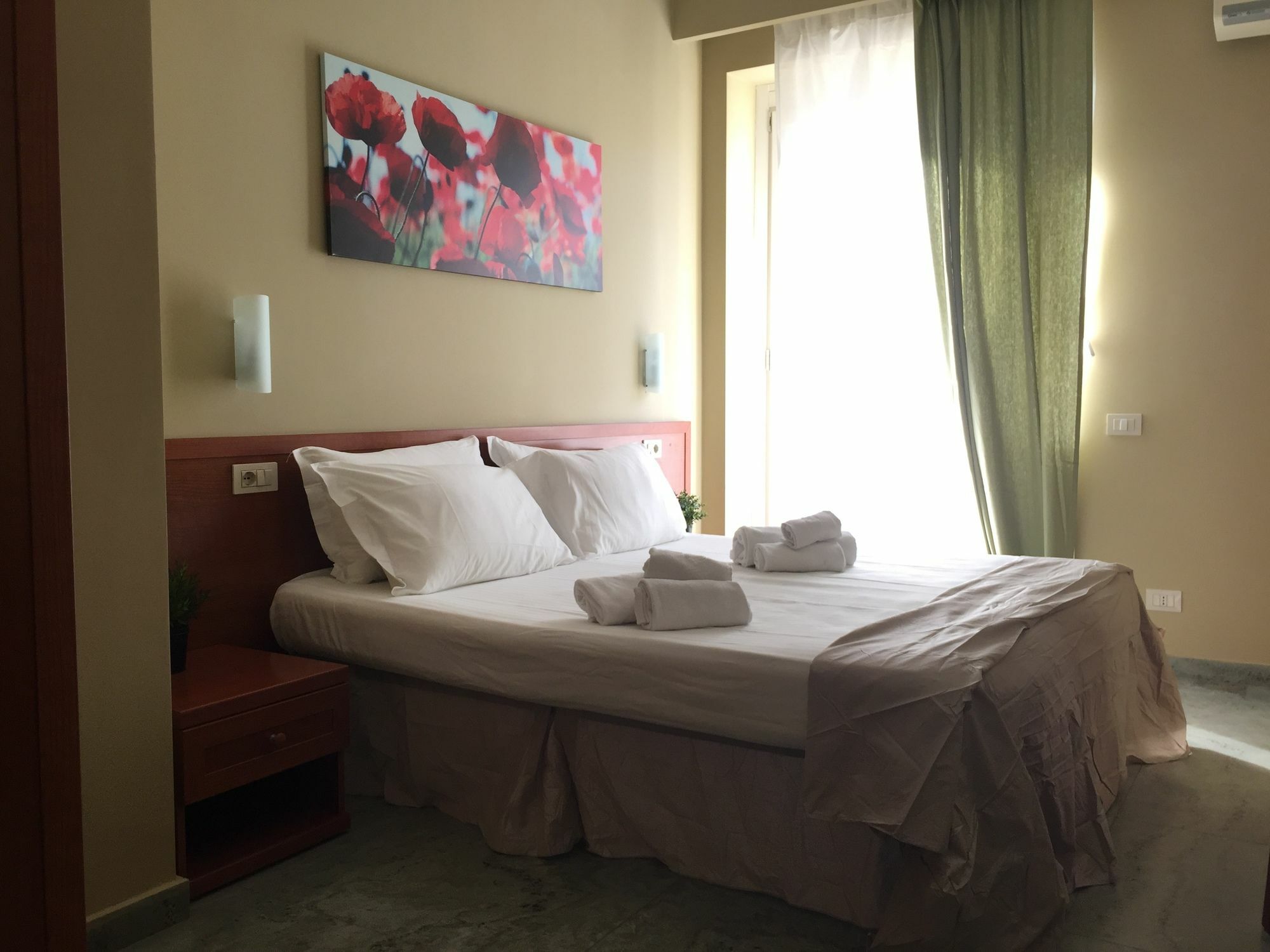 Smart Trastevere Рим Екстериор снимка